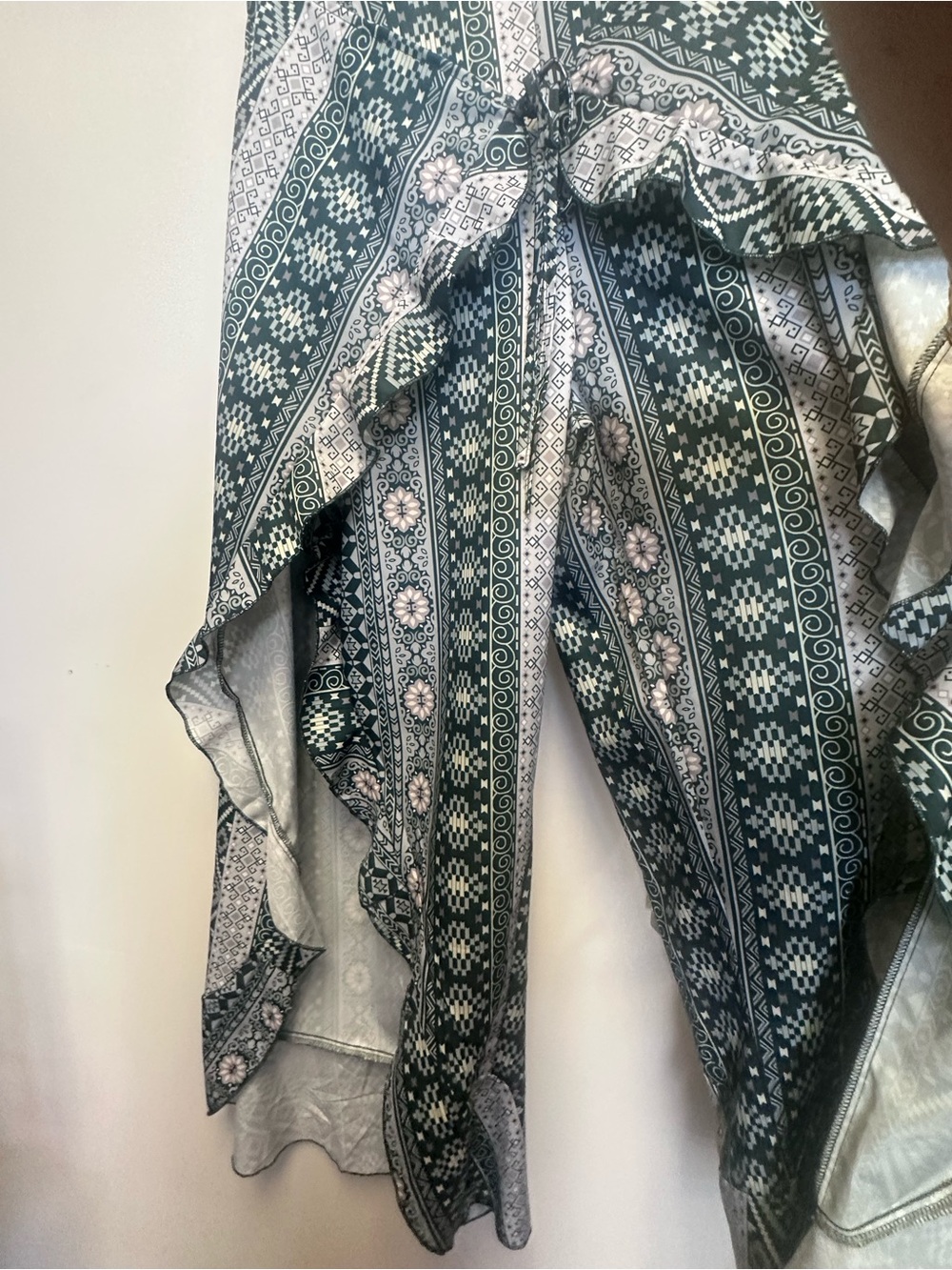Green & White Patterned Ruffle pants - Picture 2 of 5